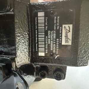 มอเตอร์ไฮดรอลิกสำหรับ 51V110-R-F1-N-HS-A2-A-E-E1-NNN-055-AA-NN-02-13 - Product Image 3