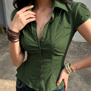 Chemisier Vert Femme à Manches Courtes Boutonné Style Vintage avec Peplum et Manches Bouffantes Coupe Ajustée Décontracté Nouvelle Mode 2026 - Product Image 4