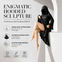 Statue de Figurine Contemporaine Mystérieuse à Capuche avec Robe Noire et Jambes, Sculpture en Résine Écologique pour Décoration Intérieure et Cadeau