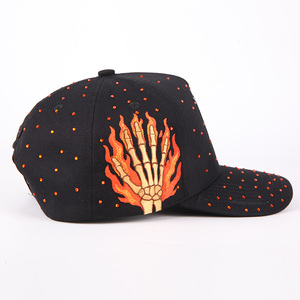 Cappellino da Baseball Vintage a 5 Pannelli con Logo Personalizzato, Classico con Fodera in Raso e Strass, Cappello Sportivo Ricamato all'Ingrosso con Chiusura Snapback - Product Image 4
