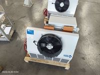 Climatiseur industriel à capacité de refroidissement et de chauffage de 4 à 12 kW, compresseur Hitachi, moteur haute température, sur pied