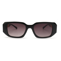 Vente en gros, offre spéciale, lunettes de soleil carrées à grande monture, lunettes de soleil avec chaîne, temple, design italien, lunettes de soleil avec protection UV