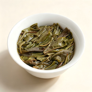 4 Jahre Gereifter Hochwertiger Roher Pu'er Tee-Kuchen aus Alten Bäumen, 357g Premium Wilder Yunnan Sheng Pu Erh Tee - Product Image 6