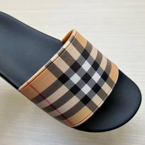 Casual Fashion Luxury Designer Sandals Trendy <b>Slippers</b> Daily Wear Women'S Beach Flat Outdoor Durable <b>Slippers</b> Ladies' <b>Slippers</b> - Product Image 4