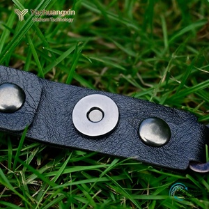 Llavero de Cuero con Campana de Oso y Cierre Metálico para Senderismo, Camping y Uso al Aire Libre, Colores Marrón y Negro, Paquete de 2 - Product Image 6