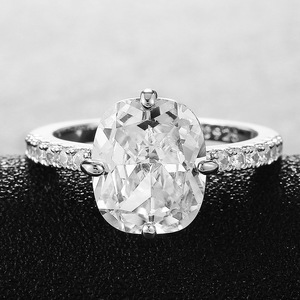 Anello in Argento F591 con Diamante Sintetico Taglio Ovale, Gioiello Classico da Donna per Fidanzamento - Product Image 4