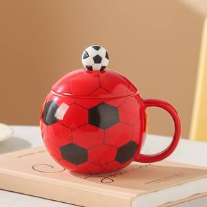 كوب رياضي خفيف الوزن صديق للبيئة مع غطاء، سعة 400 مل لعشاق كرة القدم. - Product Image 5