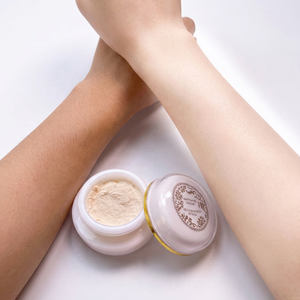 ครีมปกปิดริ้วรอยสูตรไวท์เทนนิ่งไข่มุก แบรนด์ส่วนตัว เรตินอล คอลลาเจน 30 กรัม ช่วยปรับผิวกระจ่างใส ลดเลือนจุดด่างดำ บำรุงผิวรอบดวงตา มอบความชุ่มชื้น ปกปิดอย่างเป็นธรรมชาติ - Product Image 1