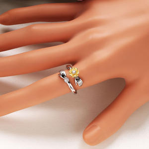 Anillo de compromiso de plata con diamantes Eternal Love para mujer, con diseño de flor, banda grabada con la inscripción 'Siempre contigo' T0644 - Product Image 5