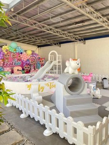 Set da gioco morbido bianco <span class=keywords><strong>con</strong></span> piscina di <span class=keywords><strong>palline</strong></span>, scivolo e blocchi da arrampicata per <span class=keywords><strong>parco</strong></span> <span class=keywords><strong>giochi</strong></span> interno per bambini - Product Image 2