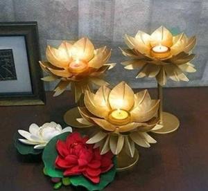 Nouveauté Diyas en métal faits à la main pour le mariage et la décoration de Diwali forme ronde Diya Urli design élégant fabriqué à la main - Product Image 4