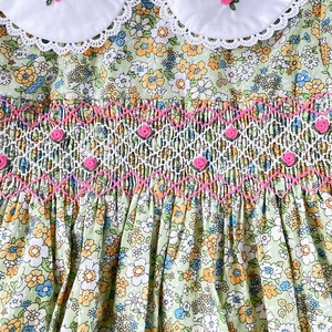 Estate stile europeo 8 anni stile pastorale ragazze ricamo floreale <span class=keywords><strong>vestito</strong></span> con colletto <span class=keywords><strong>Peter</strong></span> <span class=keywords><strong>Pan</strong></span> Smocked a mano - Product Image 3