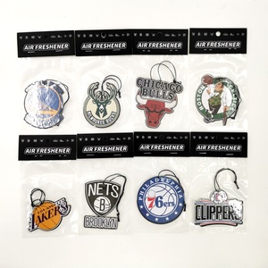 Désodorisant de voiture en papier coton parfumé, support de cartes pour baskets de joueur de football, à suspendre au rétroviseur - Product Image 1