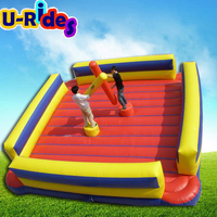 Bâton de combat gonflable de jeu de joute d'arène de duel de gladiateur de sport interactif pour le parc de ville
