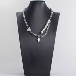 สร้อยคอจี้รูปหัวใจพร้อมลูกปัดมุกเทียม โซ่เหล็กไทเทเนียมสำหรับผู้ชายและผู้หญิง เครื่องประดับแฟชั่นแบบซ้อนชั้น - Product Image 4