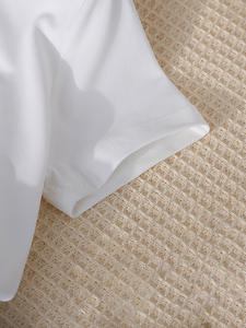 Nuovo Completo Casual da Bambina 2025: Top in Maglia Stampato con Collo e Jeans Ricamati con Perline e Motivo a Fiocchi - Product Image 6