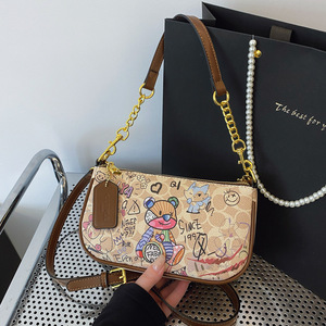 Sac à <span class=keywords><strong>main</strong></span> Mahjong Graffiti Ours Tendance <span class=keywords><strong>Femme</strong></span> 2026 Nouvelle Collection Sac à bandoulière Chaîne Porté Épaule ou Croisé en PU avec Deux Bretelles et Fermeture Éclair - Product Image 2