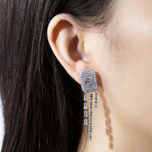 ต่างหูเพชรทองคำขาว 18K รุ่น MSE-869 ของ Messi Jewelry สำหรับผู้หญิง - Product Image 3