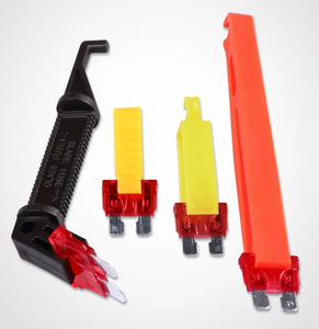 Clip para Tarjeta de Seguro de Automóvil, Herramientas de Repuesto Pequeñas y Medianas, Extractor de Fusibles para Vehículos, Herramienta de Inserción y Extracción - Product Image 1