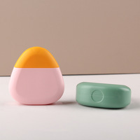 Bouteille de crème solaire d'été personnalisée avec logo, 50 ml, emballage triangulaire plat en PE avec impression sérigraphique et pulvérisateur à pompe