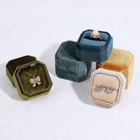 Neues Design Benutzer definiertes Logo Schmuck Ring Box Samt Ring Boxen Schmuck Verpackung für Ringe Hochzeit