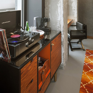 Custom Metal Frame Hotel Bedroom Furniture Set Modern Luxury <b>Queen</b> <b>Size</b> <b>Bed</b> For Urban Boutique Hotel Apartment Interior Design - Product Image 5