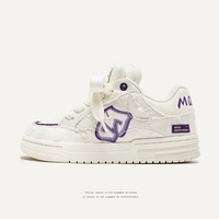 Baskets décontractées pour hommes, antidérapantes, résistantes à l'usure, de la série esthétique rehaussante – Chaussures tendance pour le style de marche