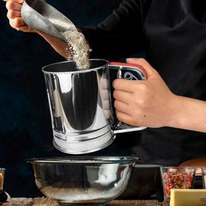 小麦粉シフターシリコーンハンドル付きステンレススチール半自動ハンドプレスケーキスプリンクリングパウダーふるいベーキングツール用 - Product Image 6