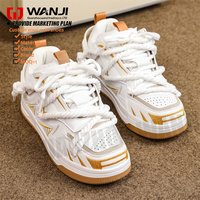 Chaussures de sport décontractées pour hommes, en tissu texturé, confortables, antidérapantes, à semelle épaisse et rehaussante, pour la vente en gros et les commandes en gros