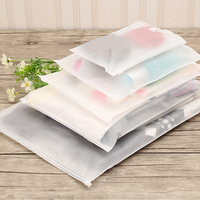 Sac à fermeture éclair givré réutilisable, sacs en plastique personnalisés cosmétiques Logo imprimé sous-vêtements emballage sacs en plastique vente en gros