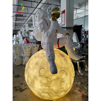 Statue d'astronaute debout de grande taille, sculpture en résine, figurine d'astronaute, décoration d'intérieur, cadeau à vendre