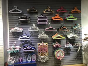 Tùy chỉnh móc áo Hỗ trợ các loại khác nhau móc và vật liệu bằng gỗ nhựa kim loại nhung và logo in - Product Image 6