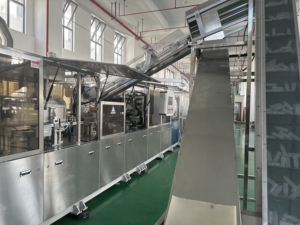 เครื่องยื่นและบรรจุน้ำเกลือแบบธรรมดา500มล. 0.9% โซเดียมคลอไรด์ขวดพลาสติกของเหลวทางหลอดเลือดดำ - Product Image 4