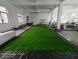 Gazon artificiel adapté aux aménagements paysagers, aux gymnases et aux terrains de sport, doté de fibres résistantes aux UV pour une longue durée de vie - Product Image 5