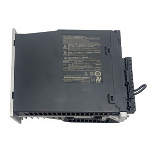 Amplificateur servo AC KEYENCE SV2-040L2 400W triphasé / monophasé 200-230V, contrôleur servo haute précision - Product Image 2