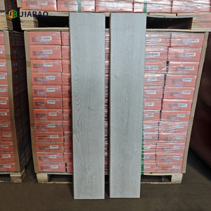 Proveedor de Pisos Laminados de Caoba Roja de 8 mm, Textura Raspada a Mano AC4, para Dormitorio <span class=keywords><strong>y</strong></span> Habitación de Invitados - Product Image 3