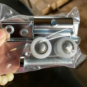 Rouleau de porte coulissante moderne en nylon et plastique à 4 roues, rouleau de porte pliante en acier avec installation par vis - Product Image 5