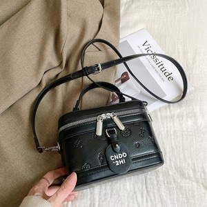 Nouveau sac seau portable pour femmes, sac à bandoulière simple mignon et tendance pour le travail, les trajets quotidiens et les loisirs - Product Image 6