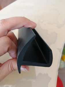 <span class=keywords><strong>Joint</strong></span> d'étanchéité de porte de conteneur en caoutchouc <span class=keywords><strong>EPDM</strong></span> <span class=keywords><strong>extrudé</strong></span> en forme de J ou de T - Product Image 6