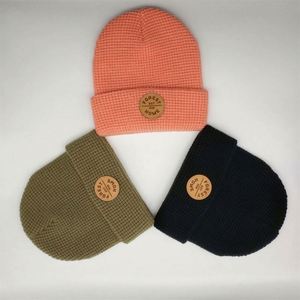 Custom High Quality Unisex Acrylic Waffle Skullies Beanie <b>Cap</b>,<b>Plain</b> Dyed Leather Patch Logo Knitted Winter Hat Fisherman Beanie - Product Image 4