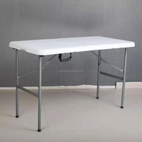Ensemble table et chaises pliantes en plastique moderne de 4 pieds pour le camping pour hôtels et hôpitaux Offre Spéciale