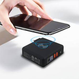 Sạc dự phòng tích hợp đèn báo nguồn LED, 2 cổng USB + 1 cổng Type-C, sạc nhanh không dây Qi - Product Image 2