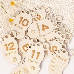 Lot de cartes de jalons en forme d'empreinte de pied pour bébé, ensemble de souvenirs, marqueurs de croissance pour 12 mois, cadeau attentionné pour les nouveaux parents - Product Image 2