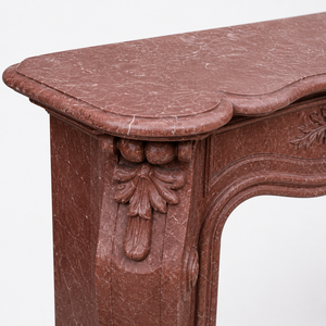 Chimenea tradicional de mármol con tallado ornamentado, de mármol Rosso Levanto, para interiores, con estufa de leña para comedor. - Product Image 3