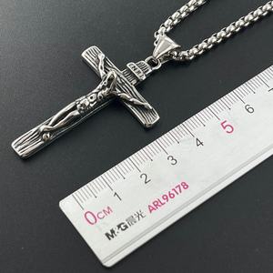 Collar con Colgante de Cruz de Jesús en Acero Inoxidable 316L para Hombre, INRI, Plata Antigua, Joyería Católica Cristiana - Product Image 5