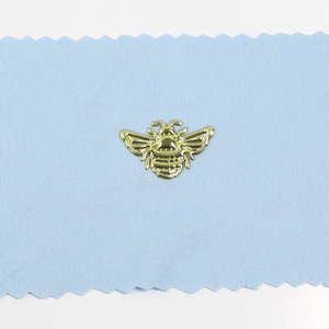 Garment Label Luxury Plating Gold Heat Transfer Team Sports 3D Designer de Vestuário Custom Tpu Iron em Patches para T Shirts - Product Image 1