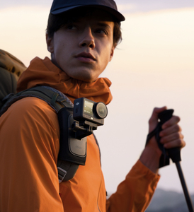 Caméra sportive étanche Osmo Action 5 Pro Adventure Combo 4K avec perche télescopique de 1,5 m et étui pour batterie pour les voyages - Product Image 3