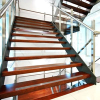 Échelles en spirale en fer personnalisées Mono Stringer Escalier extérieur durable avec garde-corps en verre pour villa maison