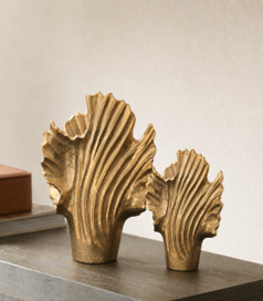 Conjunto de Esculturas Onduladas Doradas Modernas - Decoración Artística de Metal Fundido para el Hogar y Adornos para Mesa de Centro (29 CM X 37 CM) - Product Image 2