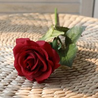 Rose artificielle unique importée, tige en tissu hydratant au toucher réaliste, fleur en soie réaliste pour bouquet de mariage et décoration intérieure